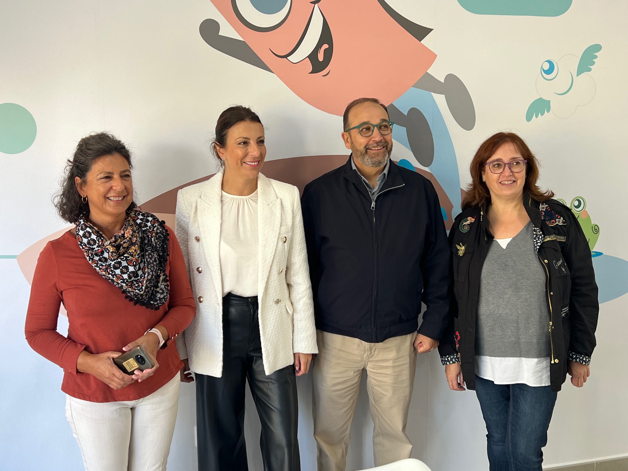 La alcaldesa con los responsables de este servicio de Asprodisis.