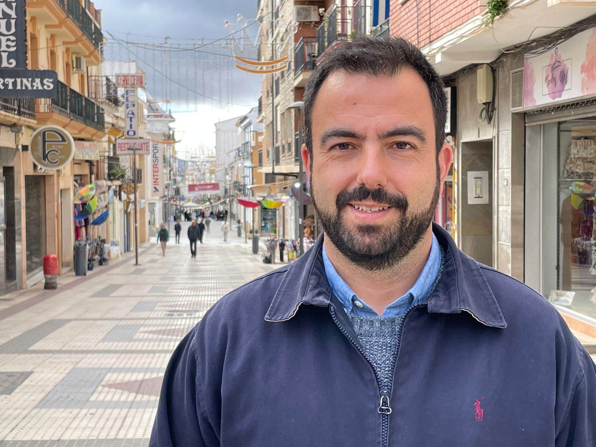 Alberto Serrano en el Centro Comercial Abierto de Ronda.