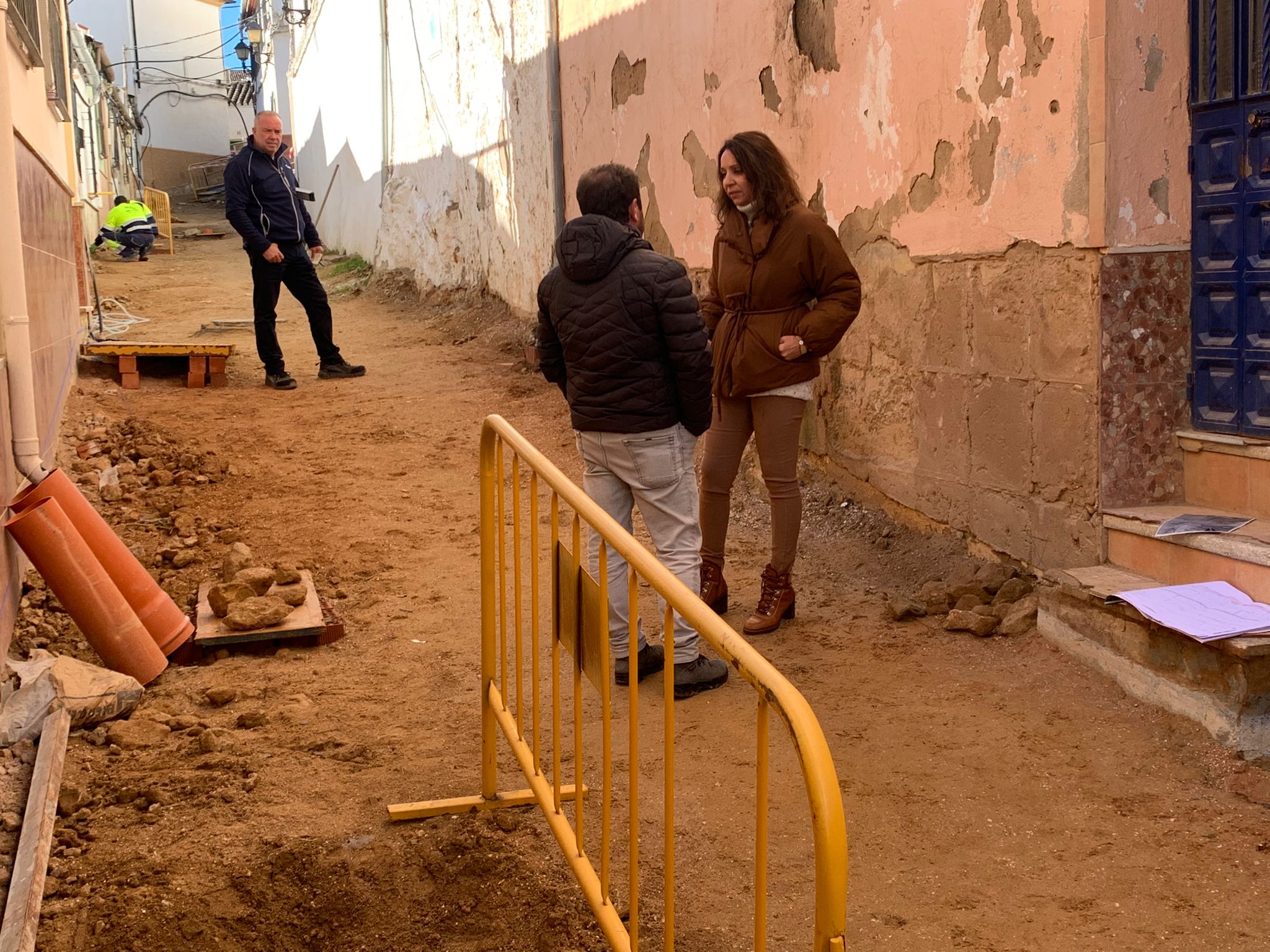 Los trabajos se han retomado en la calle Pinsapar.