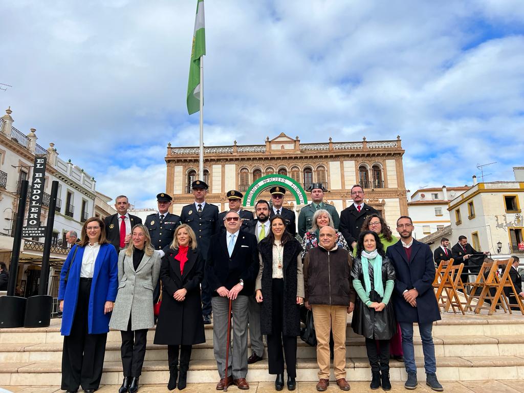 El acto institucional se ha celebrado en la plaza del Socorro con la presencia de autoridades locales.
