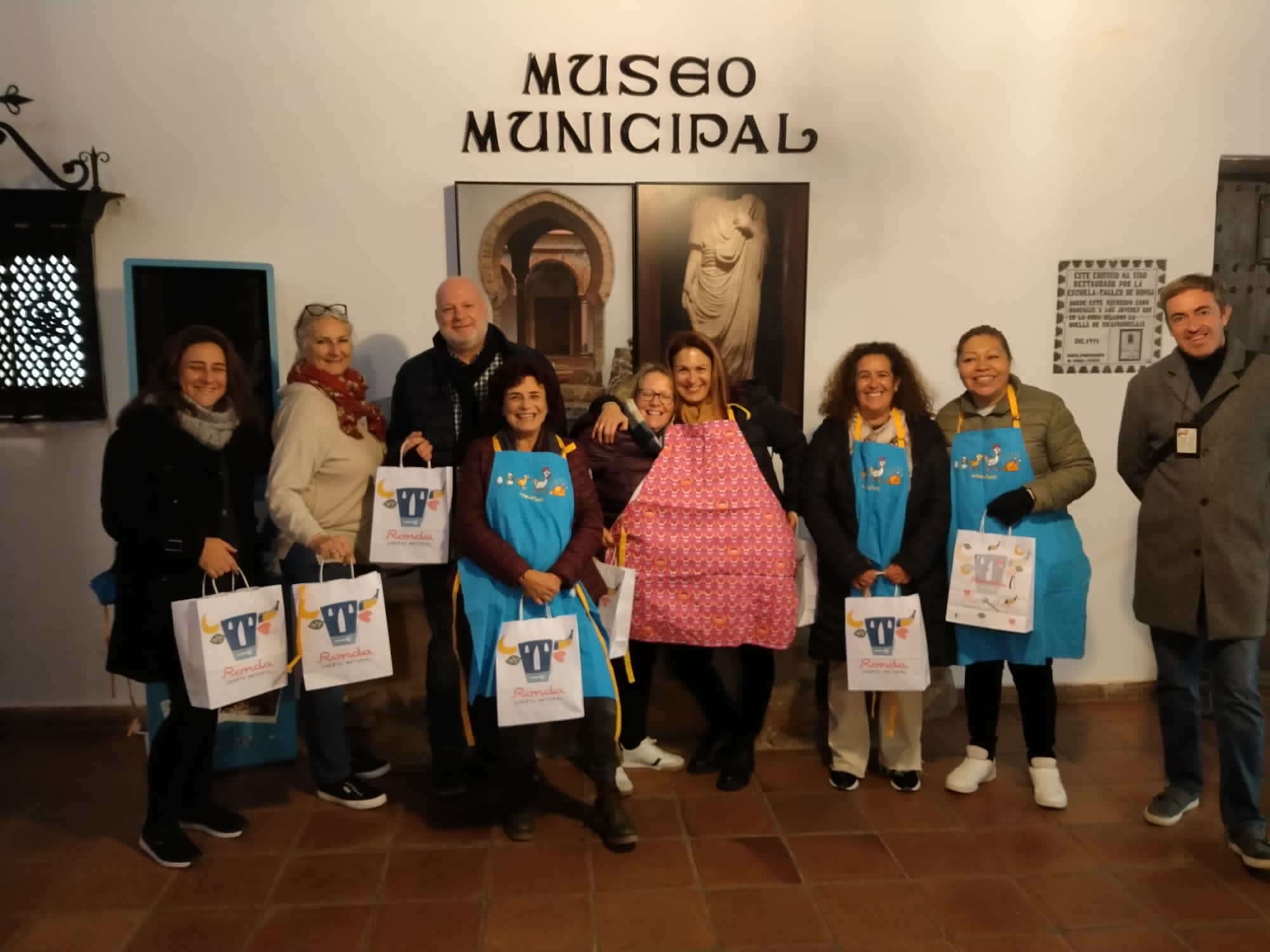 Los agentes durante el recorrido que han realizado por Ronda.