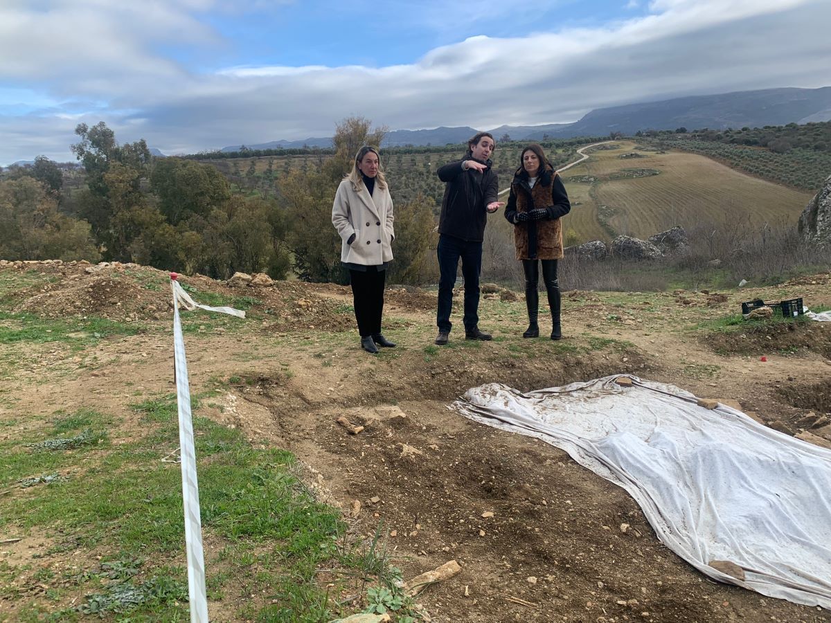 Amplían los trabajos arqueológicos en el solar del parking de San Francisco al aparecer un cementerio andalusí
