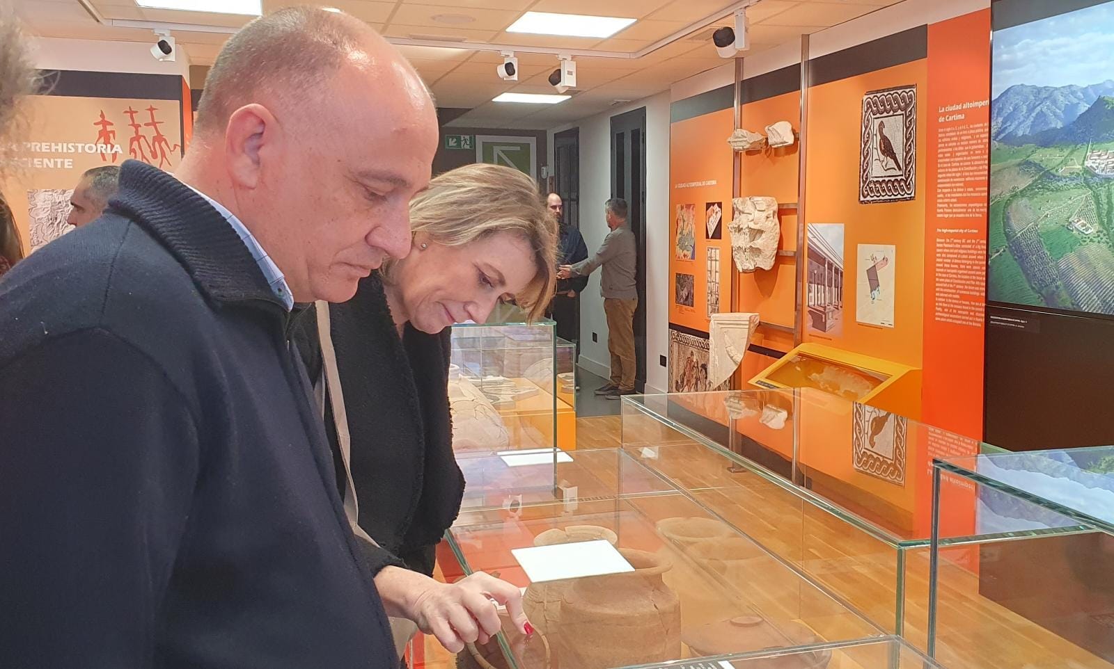 Isabel Aguilera y Francisco Cañestro guardan silencio sobre los posibles «enchufes» en sus trabajos