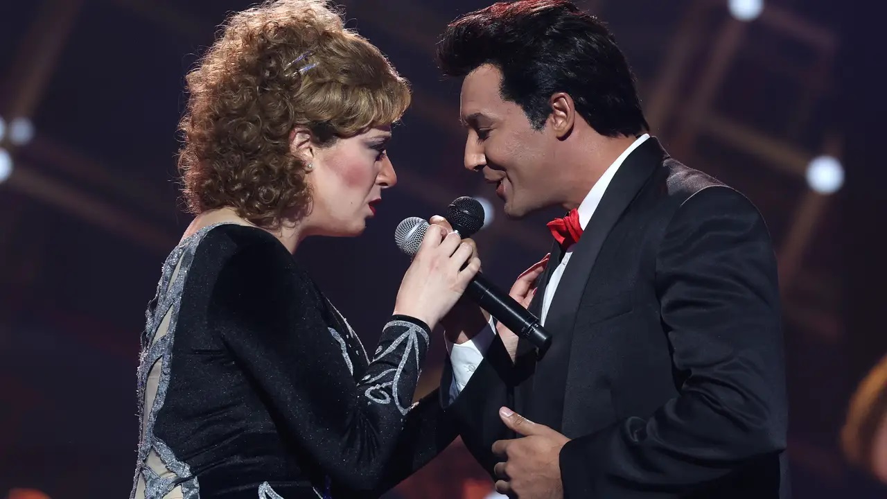 María Villalón junto a Jorge González en su actuación en la gala de Antena 3.