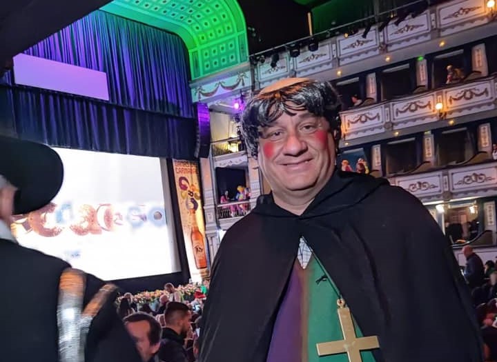 Francisco Cañestro, candidato del PSOE de Ronda, disfrazado de fraile en el Carnaval de Málaga.