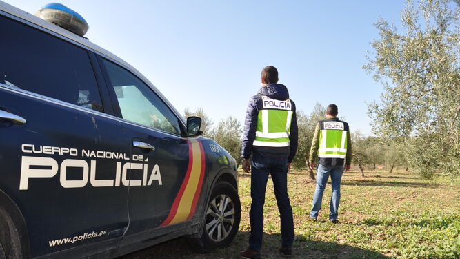 La Policía Nacional sigue la pista de la banda de ladrones de casas de campo.