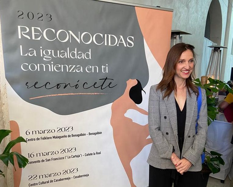La fotógrafa rondeña Ana Becerra recibe uno de los premios ‘Reconocidas’ de la Diputación de Málaga