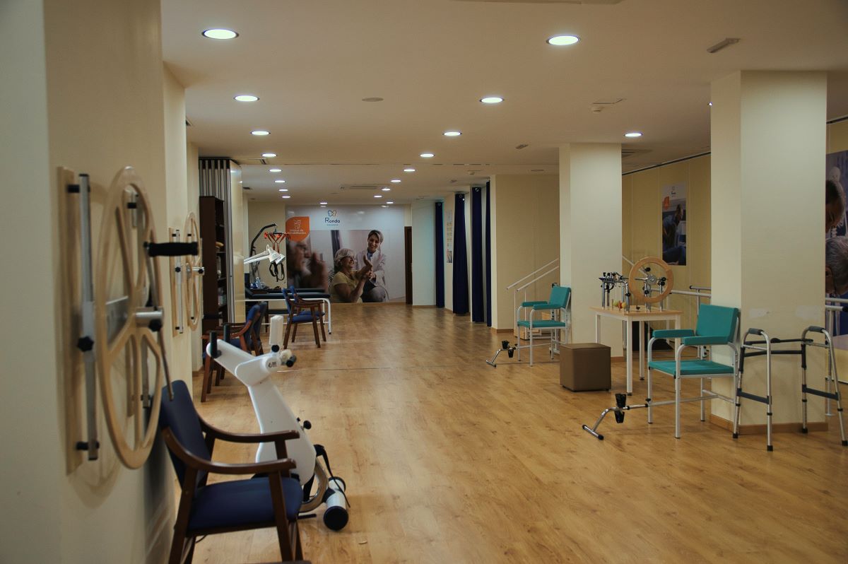 Seniors Ronda abre sus puertas para presentar sus unidades de tratamiento especializadas