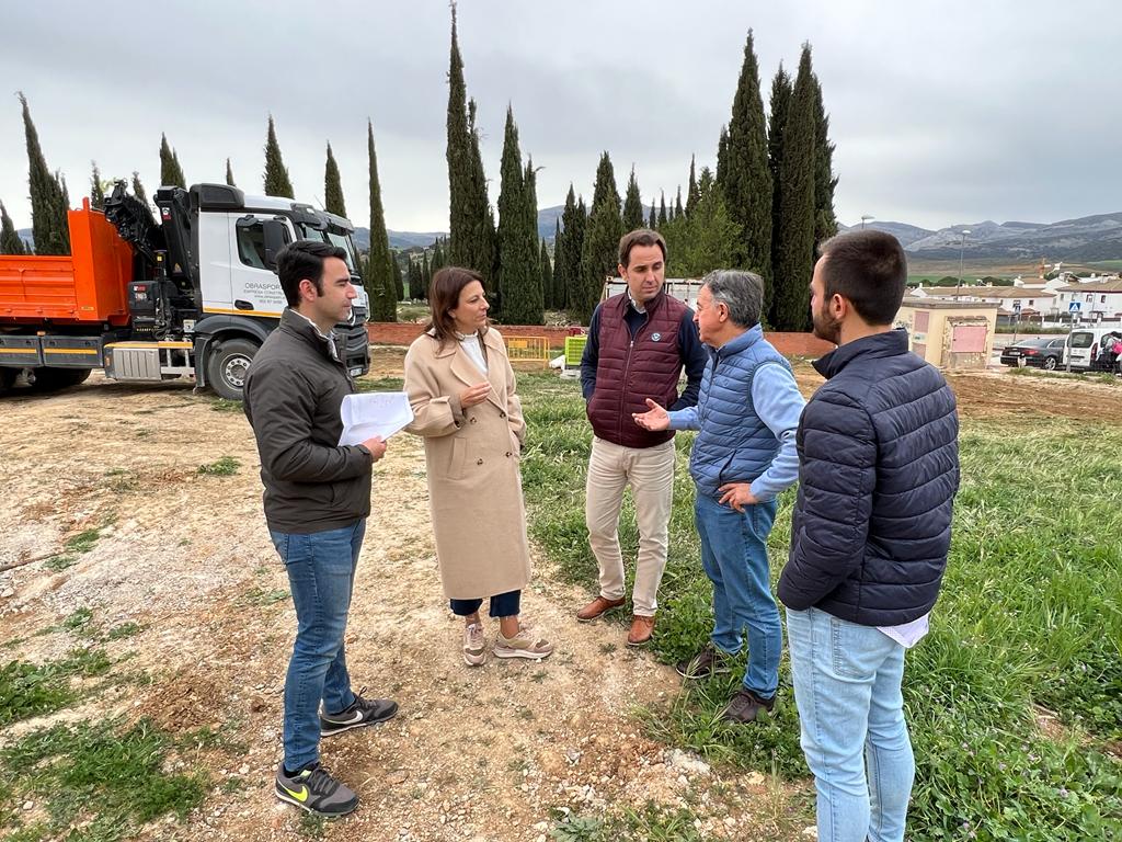El Ayuntamiento inicia las obras de la nueva plaza Tobalo, en la Cruz de San Jorge