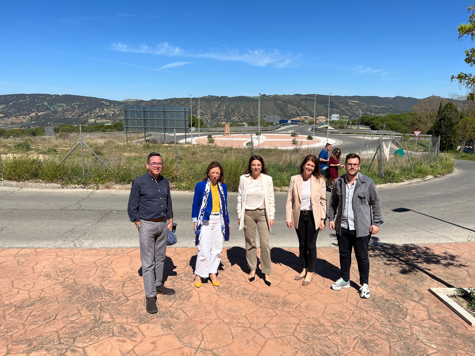 La alcaldesa y la delegada territorial de la Junta visitaron hace unos días los terrenos de las viviendas.