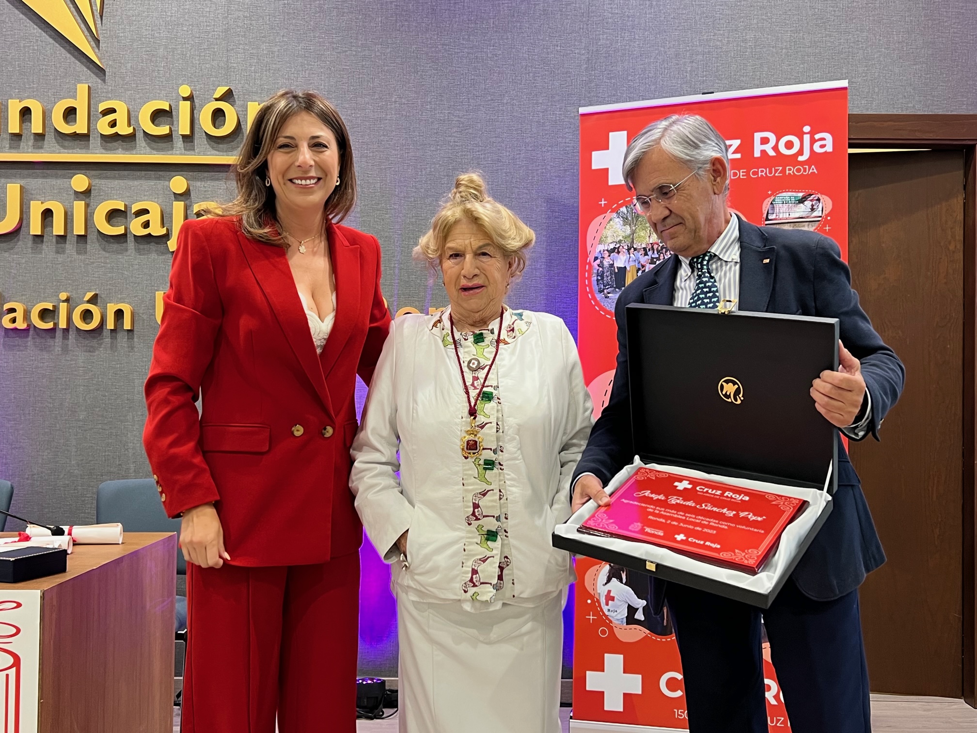 María Josefa Tejada ‘Popi’ recibe uno de los galardones provinciales de la Cruz Roja