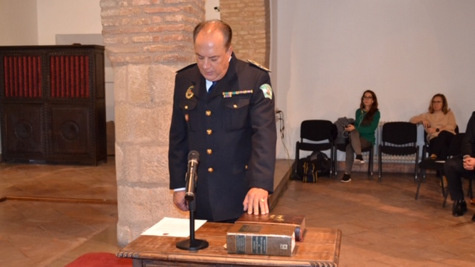 José Carrasco jurando el cargo de jefe de la Policía Local de Ronda.