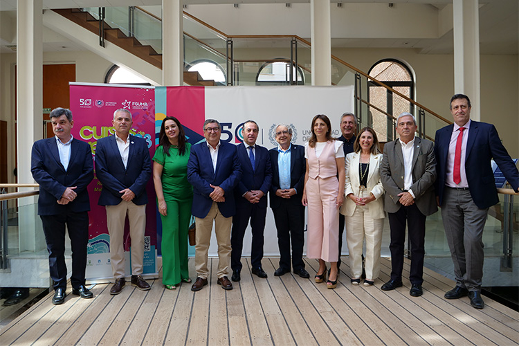 Los cursos se han presentado hoy en el Rectorado de la Universidad de Málaga.