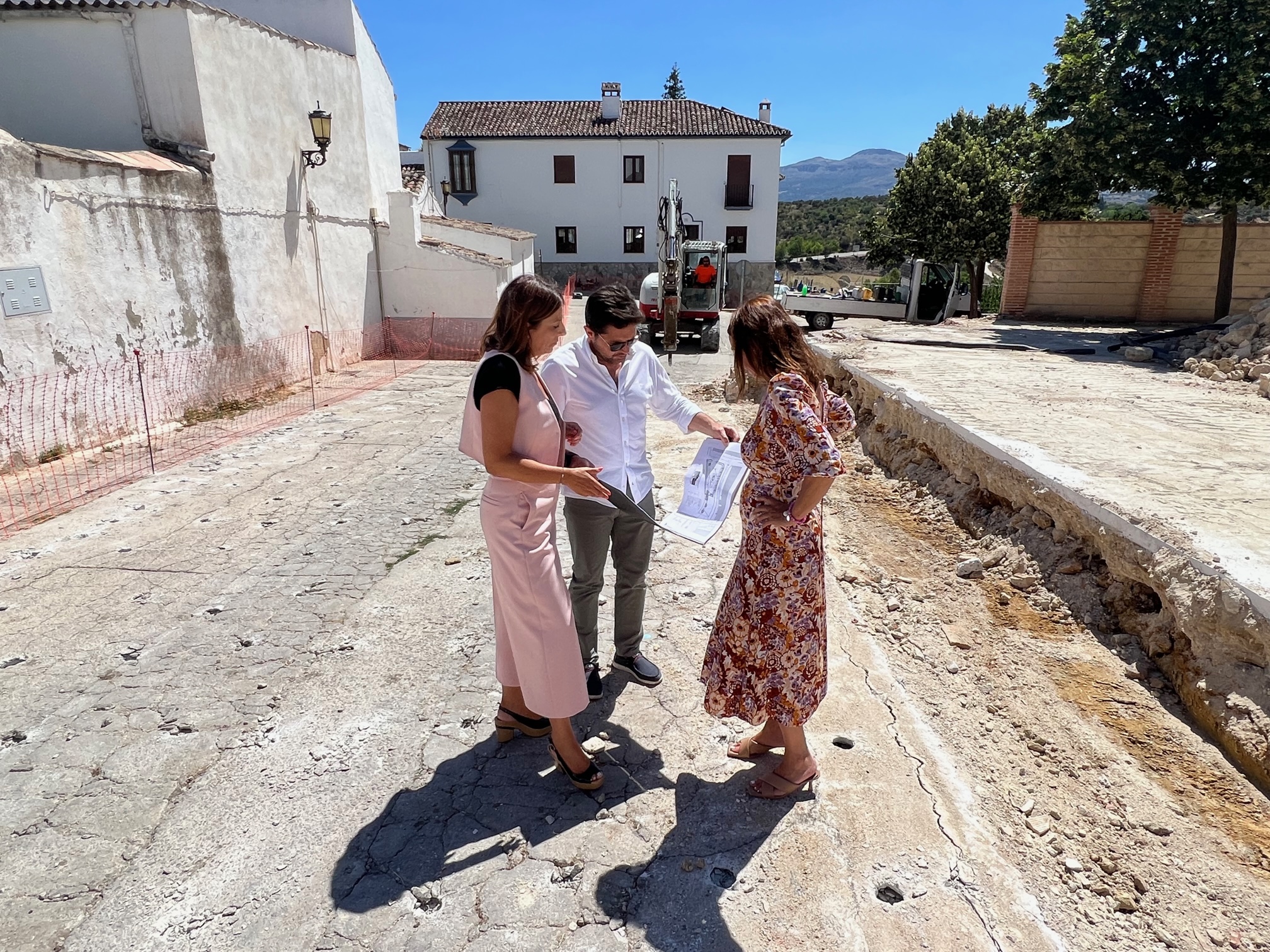 El Ayuntamiento remodela la plaza del Llanete del barrio de San Francisco