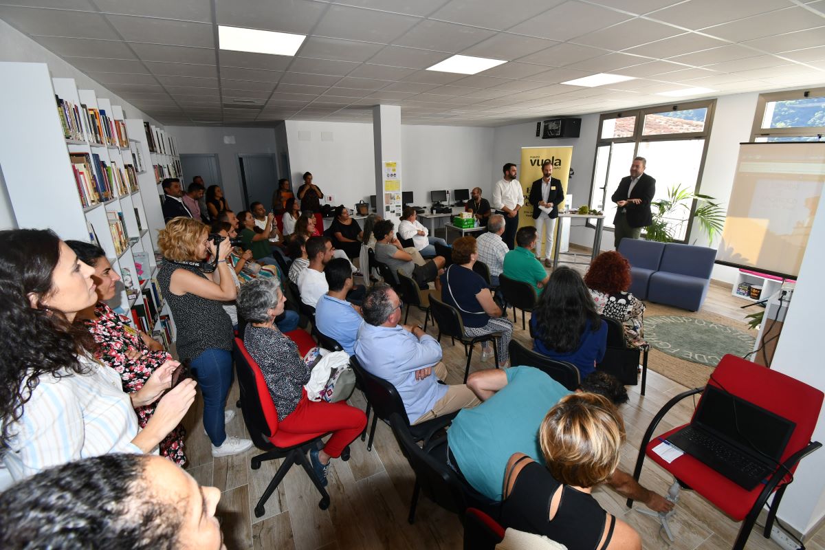 Numerosos vecinos están participando en estas jornadas de innovación.