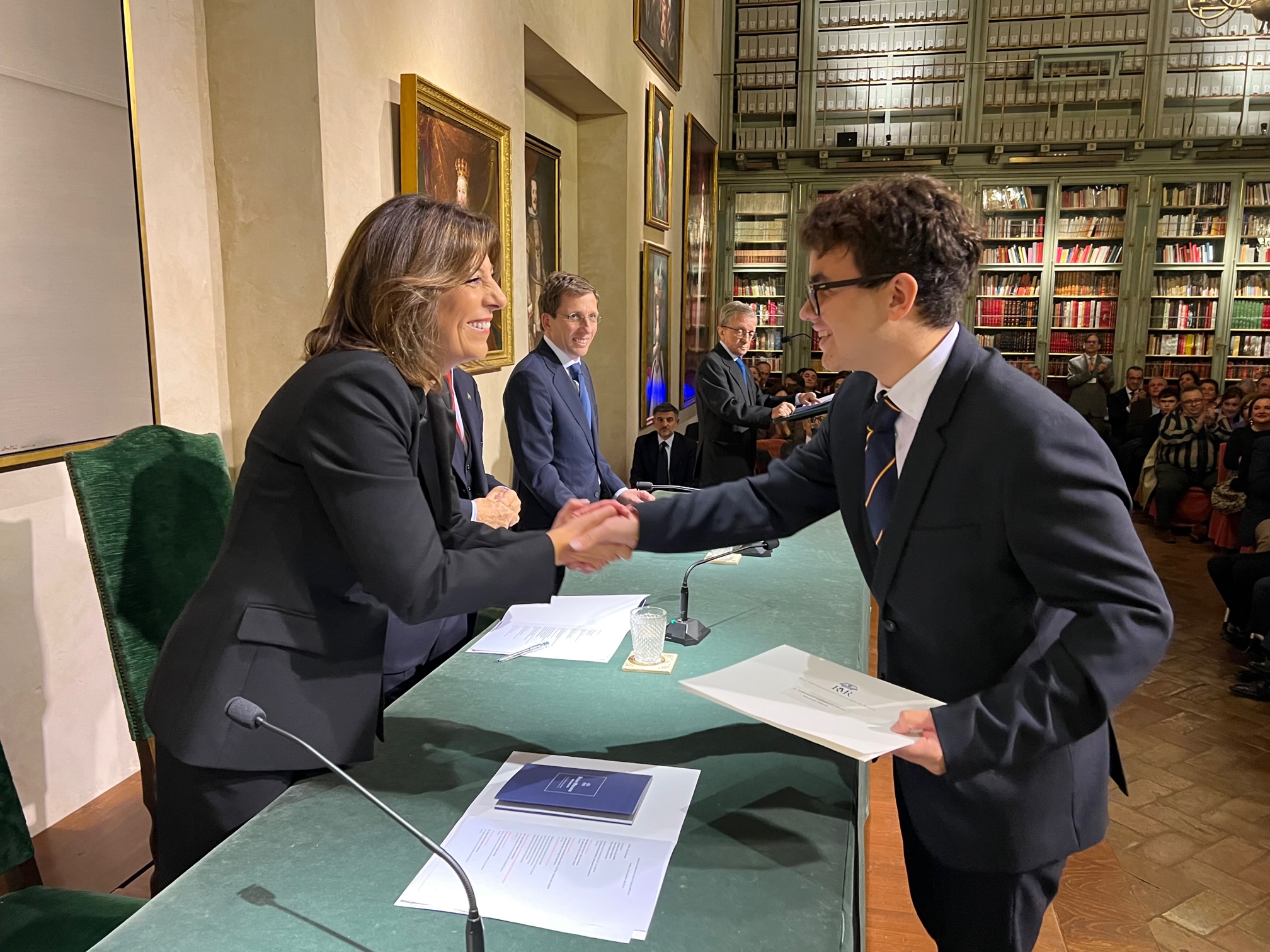 Cien estudiantes son reconocidos con las becas y premios de la Real Maestranza de Caballería de Ronda