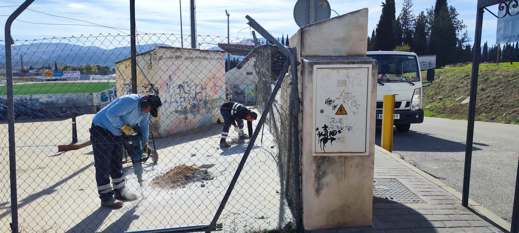 El Ayuntamiento convoca siete plazas para operarios de la brigada municipal de Obras