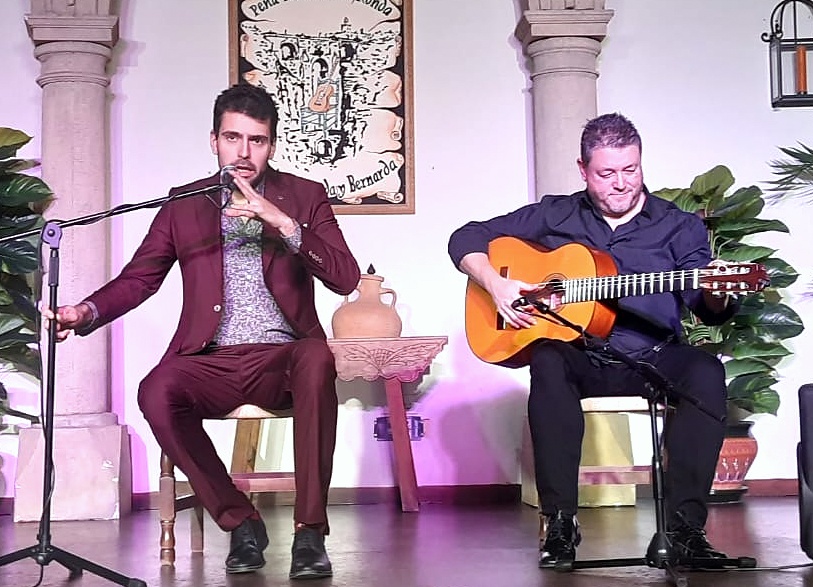 El espectáculo de cante tuvo una gran acogida en la Peña Flamenca de Ronda. Foto Pezzi.