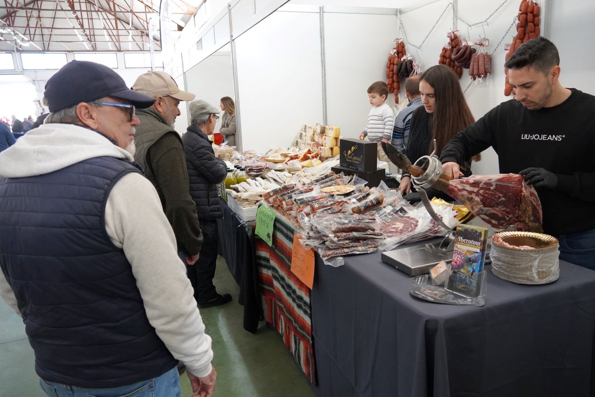Los productos derivados del cerdo son los principales protagonistas de la feria.