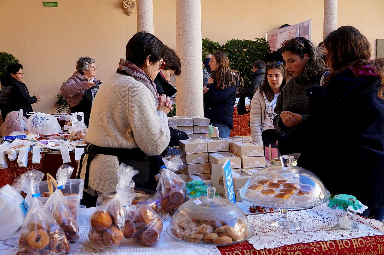 En esta muestra se pueden adquirir dulces artesanos hechos por las monjas.