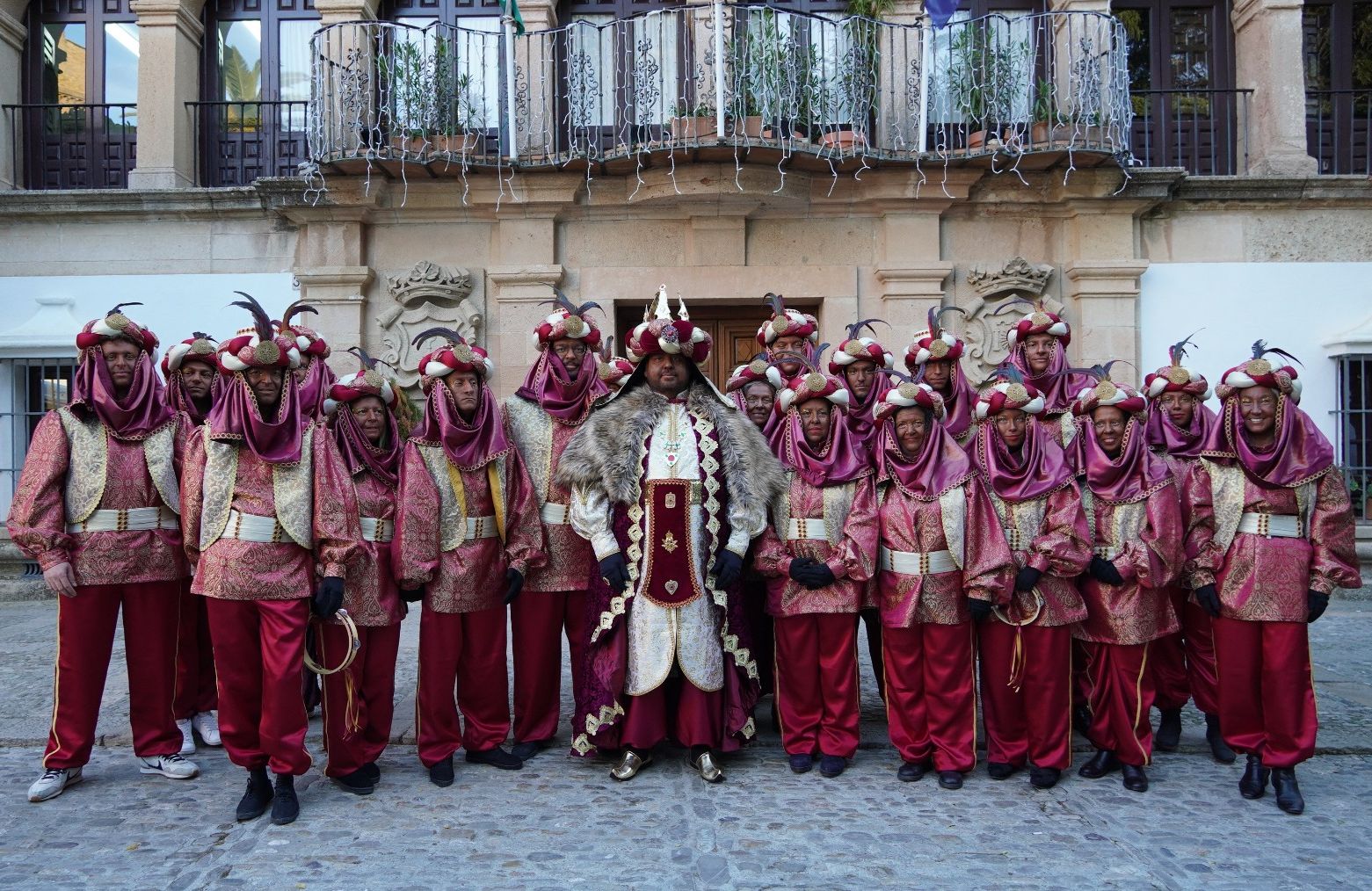 Baltasar junto a su grupo de pajes antes de visitar las pedanías rondeñas.