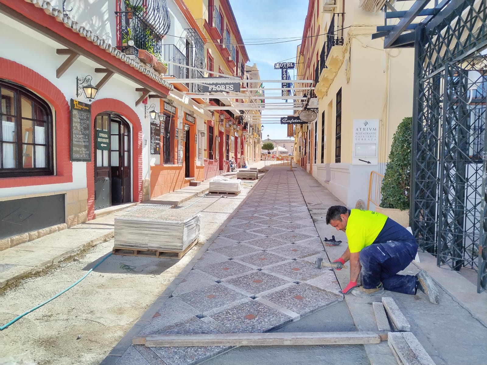Los trabajos de rehabilitación de esta vía peatonal están muy avanzados.