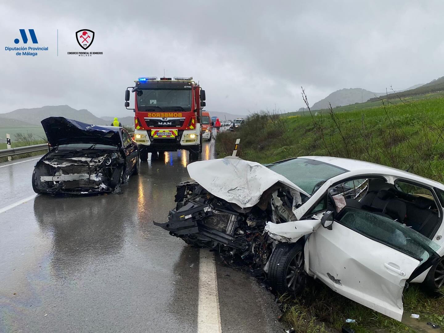 Varios vehículos han colisionado en el accidente de tráfico.