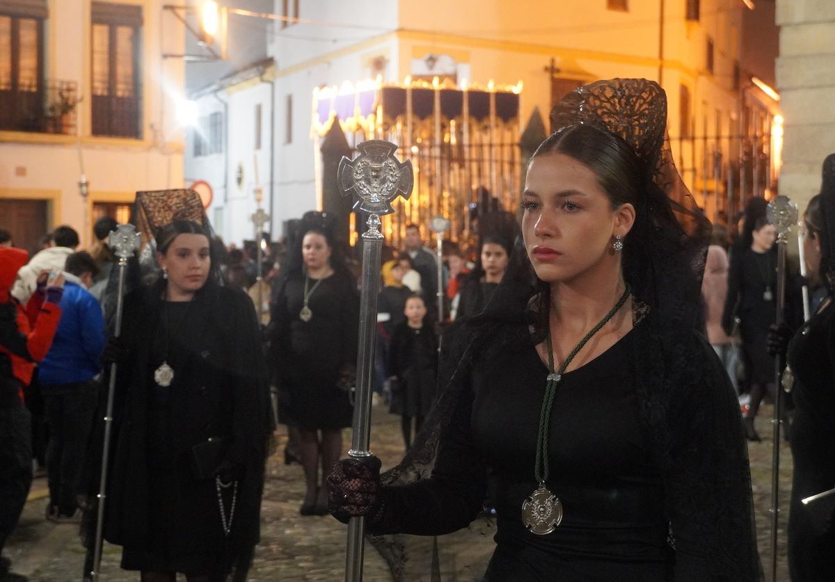 Lunes Santo: El Huerto planta cara al mal tiempo y se echa a la calle