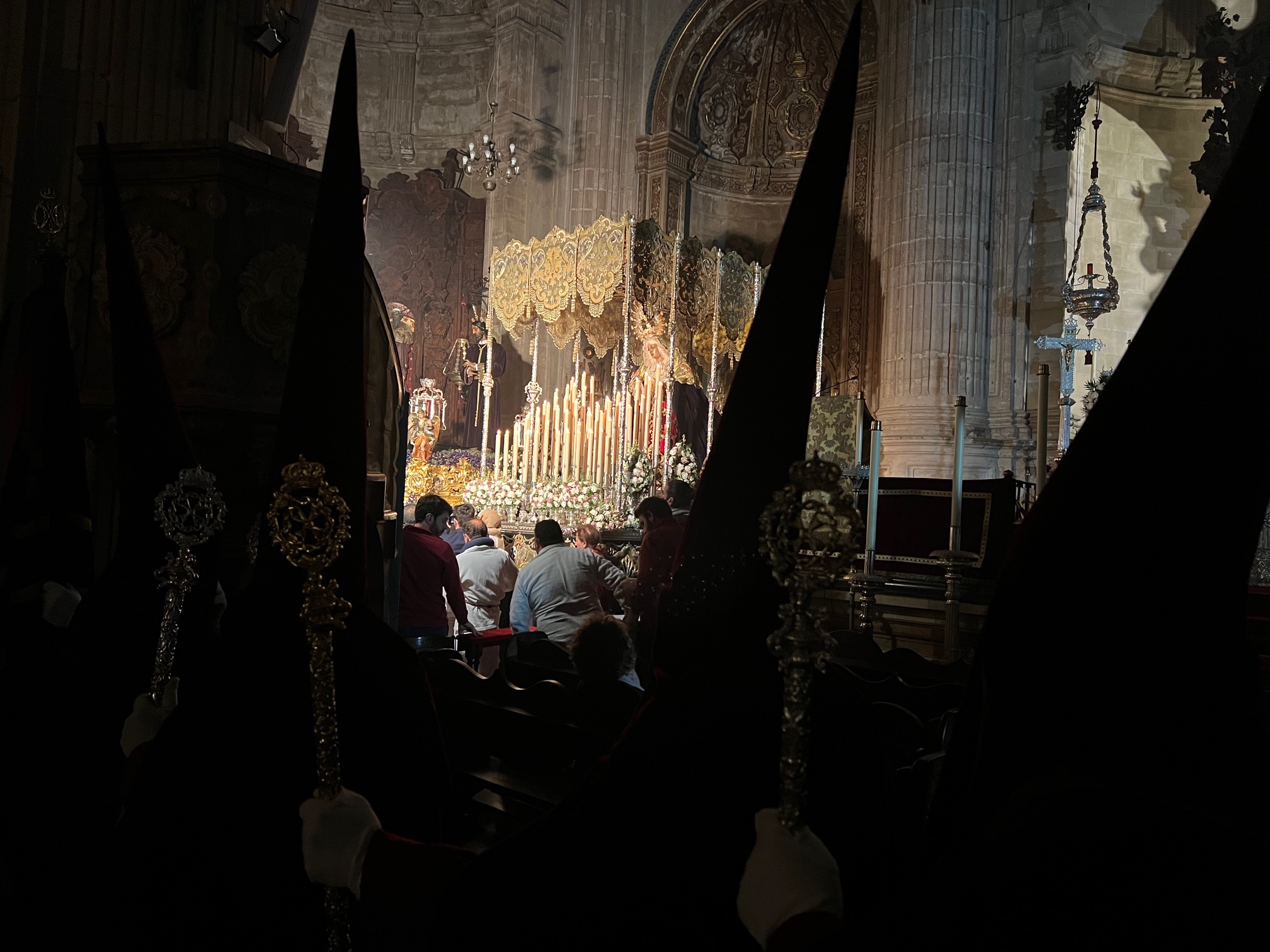 Domingo de Ramos de luz y de sombras