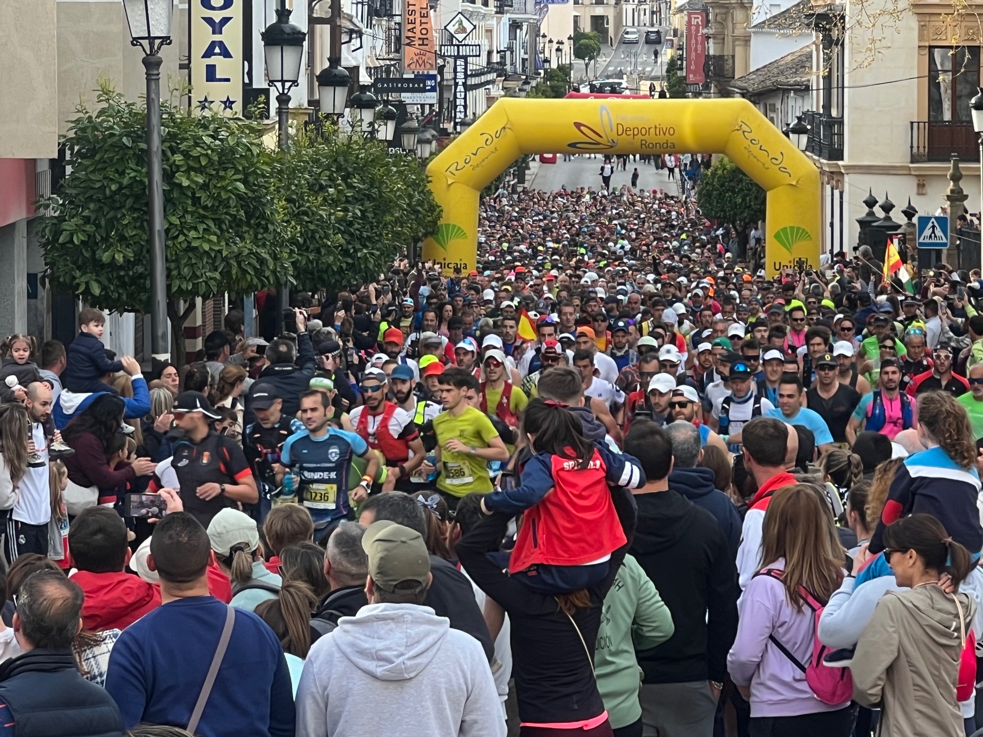 Imagen de la salida de la carrera de la HOLE en 2024.