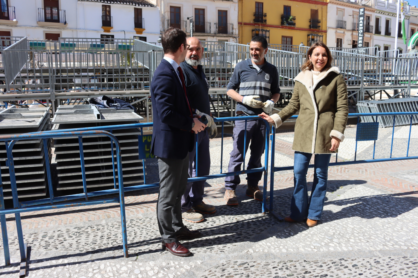 Los concejales de Obras y de Participación han visitado los trabajos de instalación.