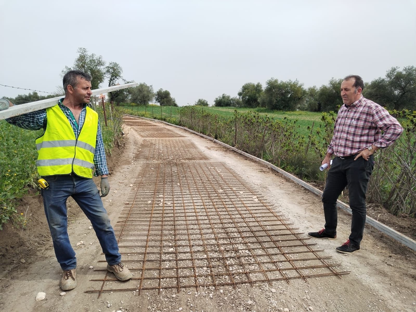 El concejal de Pedanías ha estado visitando las obras en los caminos públicos de Ronda.