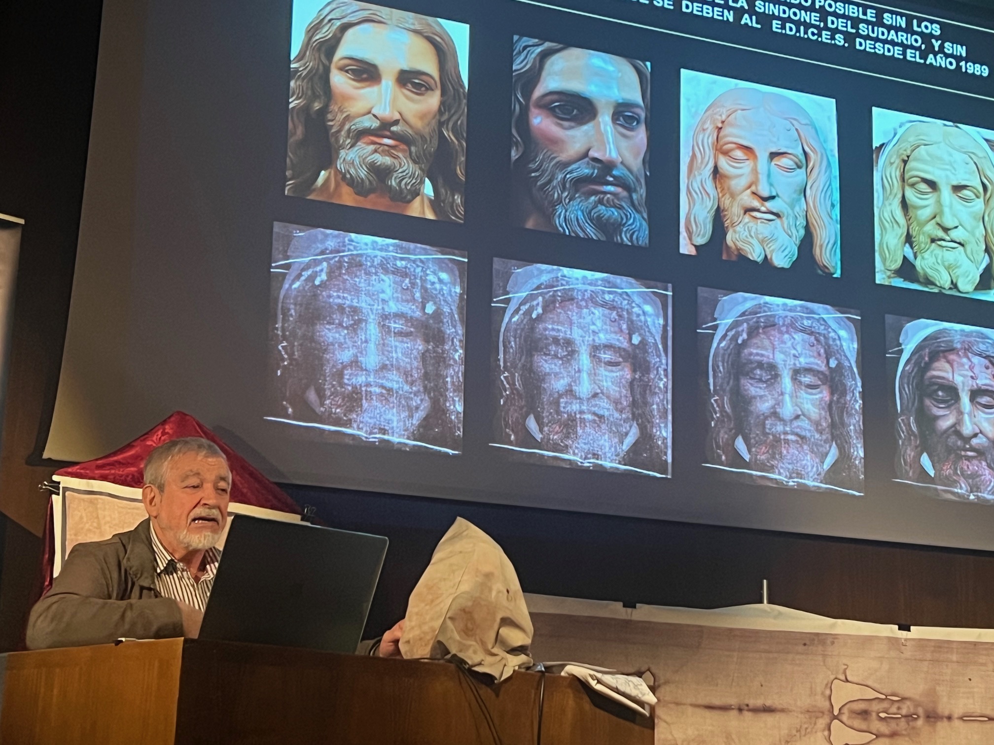 Conferencia de profesor Juan Manuel Miñarro, conocido imaginero y doctor en Bellas Artes.