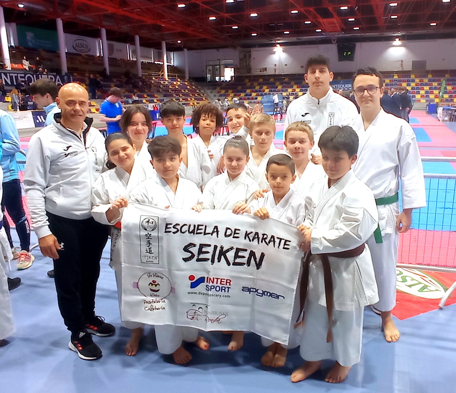Los karatecas de la Escuela Seiken se traen cuatro medallas del Torneo de Antequera