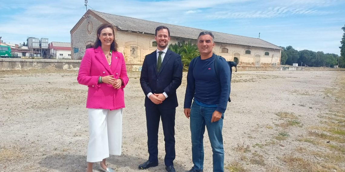 Los concejales de Seguridad, Tráfico y Deportes han explicado el operativo provisional de aparcamientos.