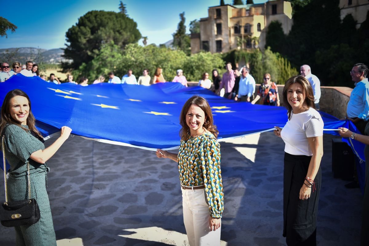 Patricia Navarro y Maripaz Fernández han pedido el voto de los rondeños para el PP en las Elecciones Europeas.