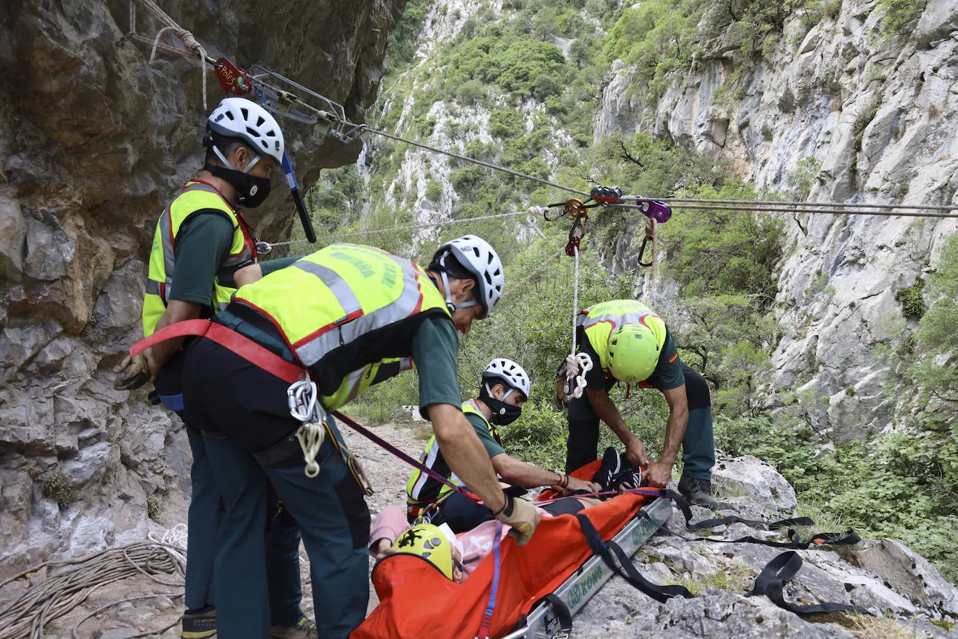 Un grupo de rescate de la Guardia Civil de Montaña en una imagen de archivo.