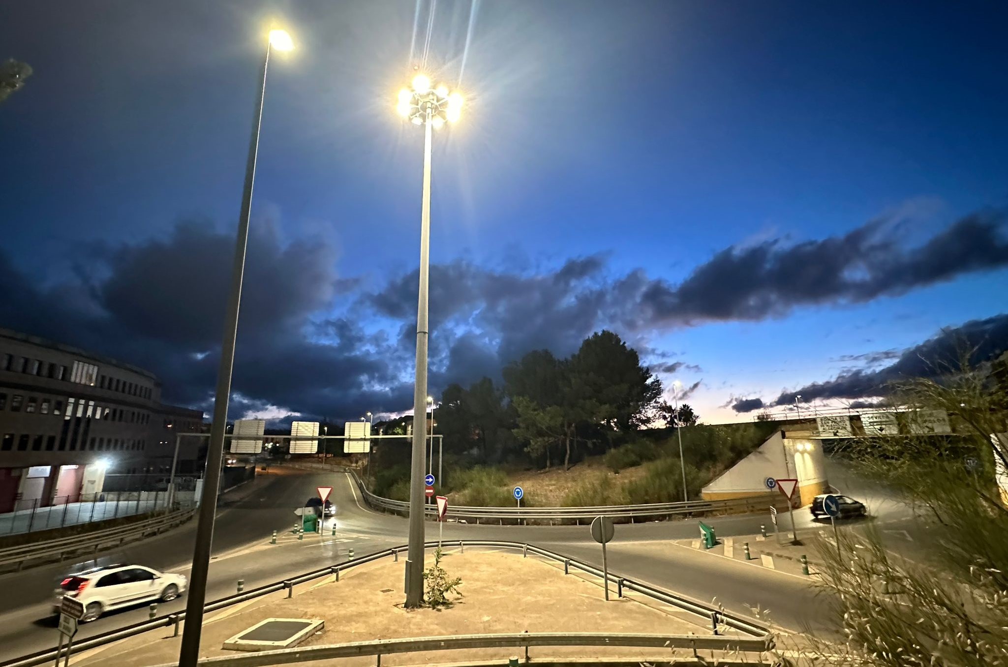 La nueva iluminación ofrece una mayor visibilidad a los conductores.