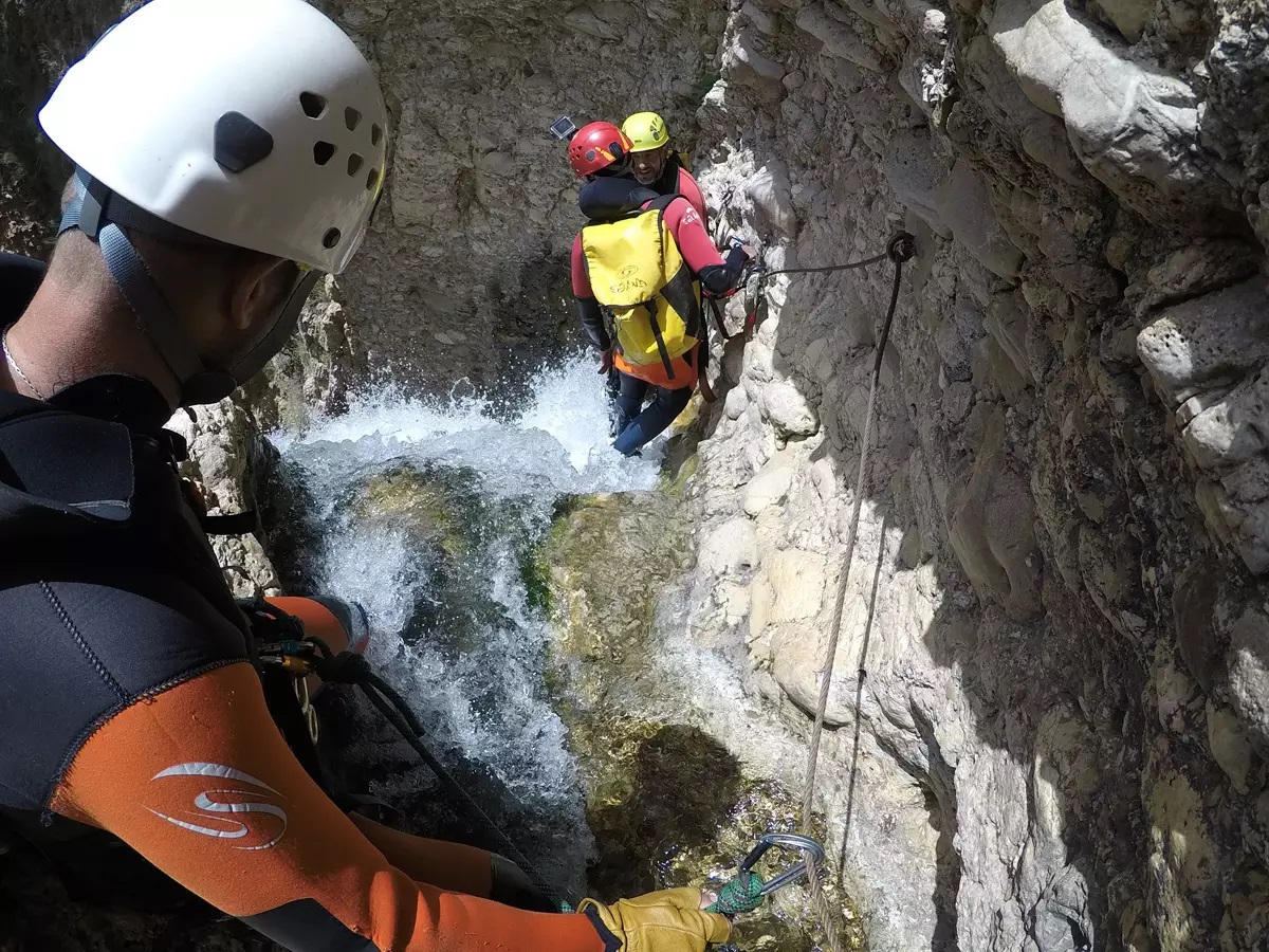 Ronda acoge este fin de semana las II Jornadas de Montaña, Barranquismo y Espeleología