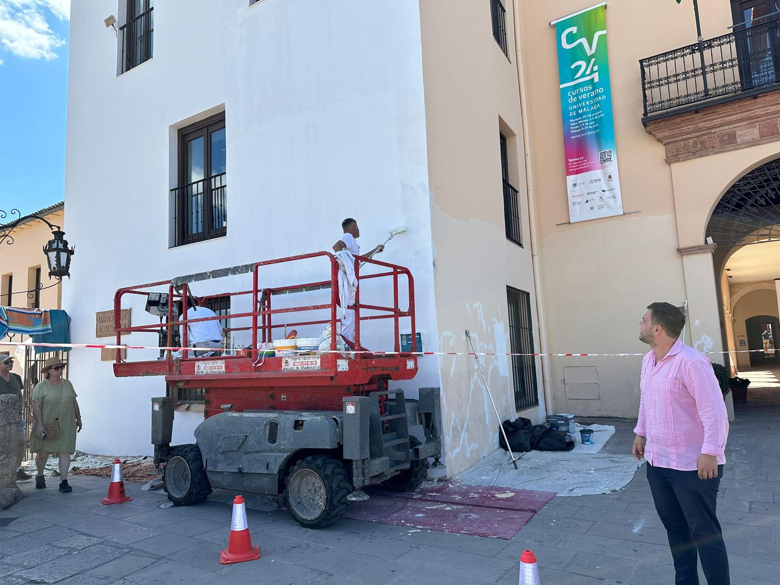 Los trabajos de acondicionamiento del edificio se han iniciado esta mañana.