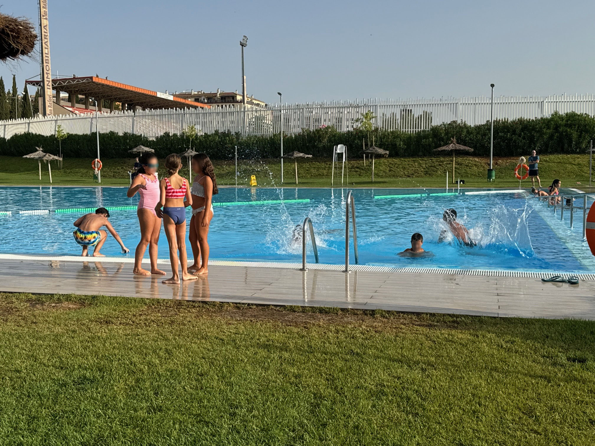 El Ayuntamiento convoca seis plazas de monitor deportivo y de natación
