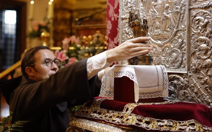 Tras el estudio cientifico: «El estado de conservación de la mano de Santa Teresa es excepcional»