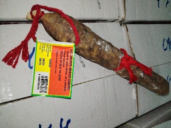 El lote corresponde a salchichón de embutidos La Serrana, de Olvera.