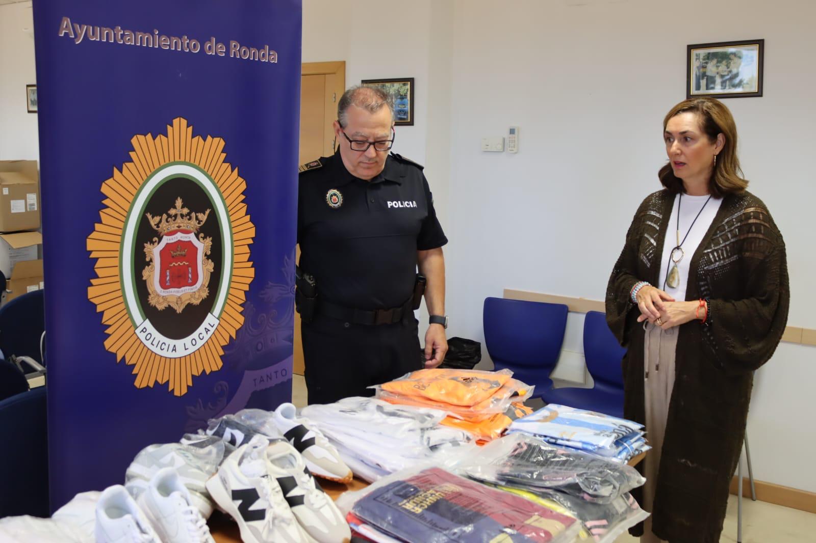 Durante los festejos también se han confiscado prendas de marcas falsificadas.