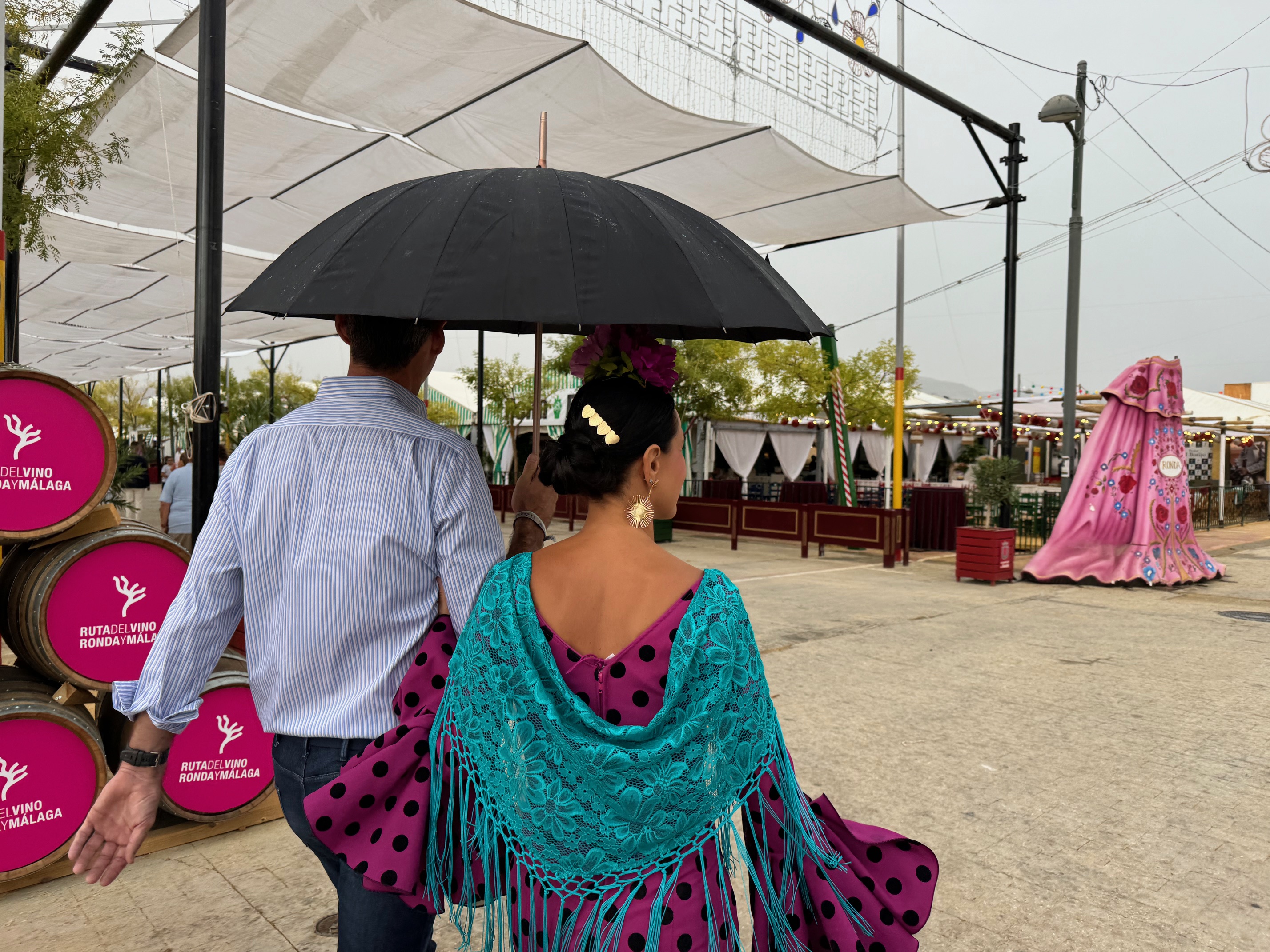 La imagen del día: Paraguas en el Real de Feria