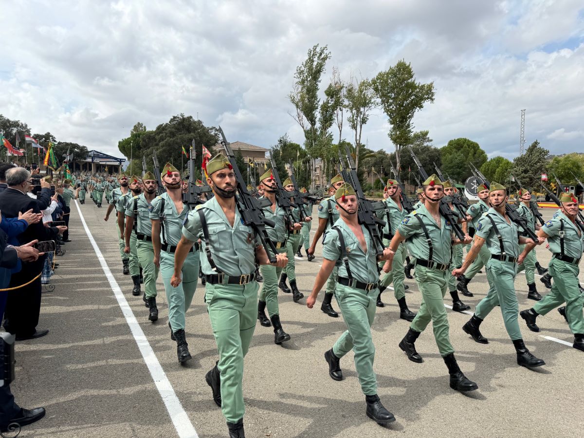 La Legión celebra el 104 aniversario de su fundación arropada por numeroso público