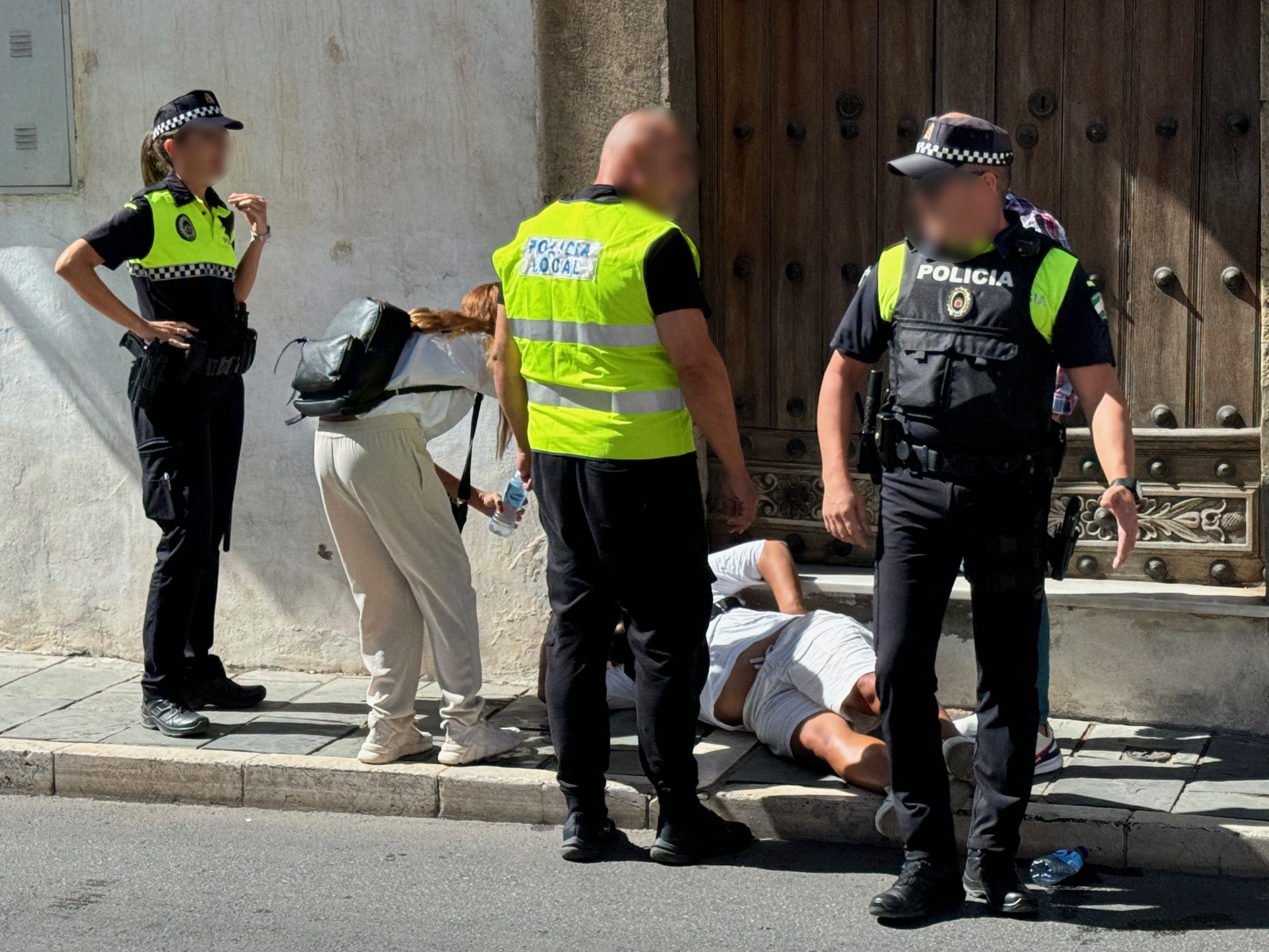 Tumban de un puñetazo a un carterista cuando perseguía a sus posibles víctimas
