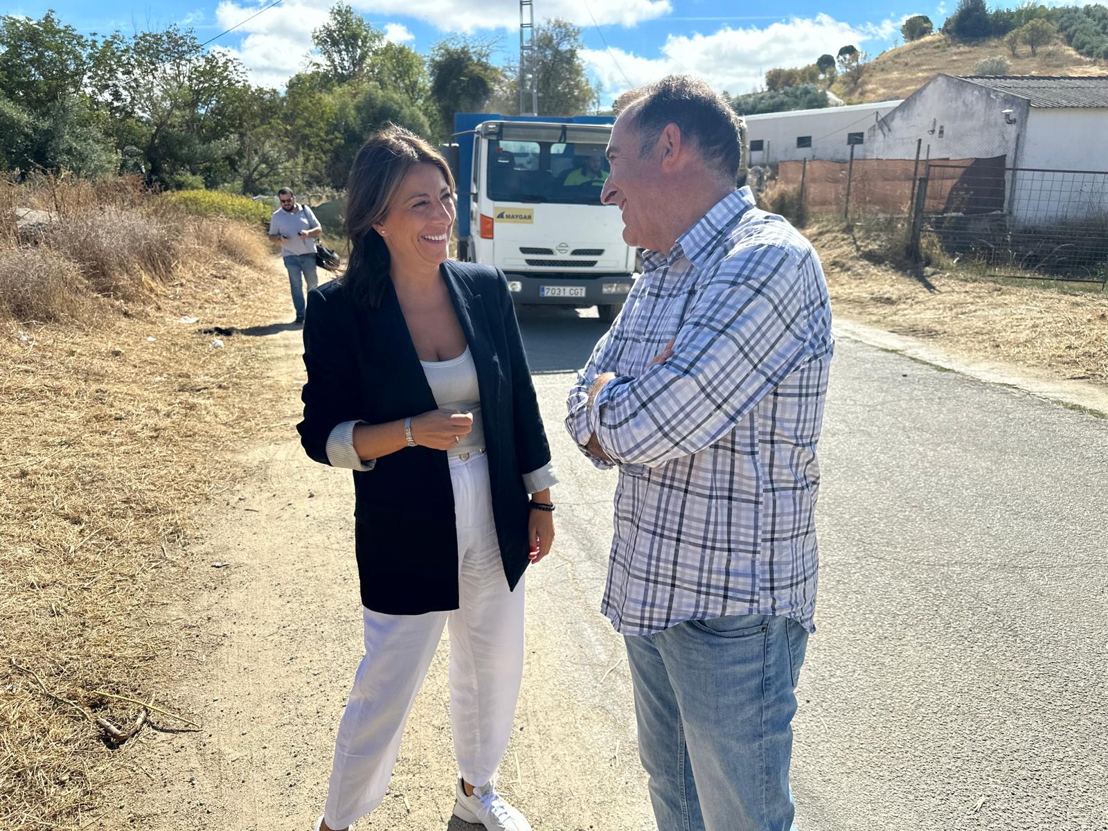 El Ayuntamiento inicia las obras de mejora del camino Navares y Tejares