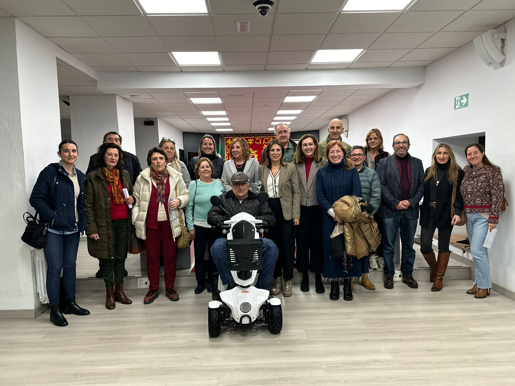 La alcaldesa entregó las subvenciones a los colectivos sociales rondeños.
