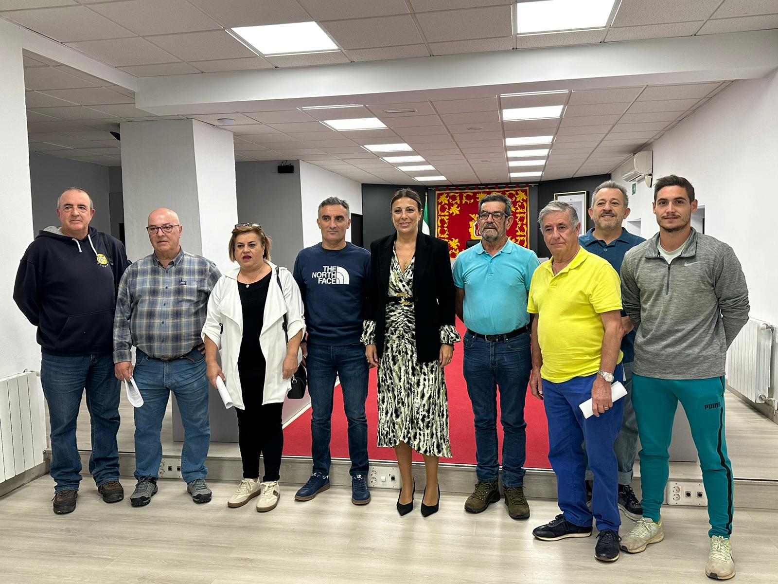 La alcaldesa y el edil de Deportes han entregado hoy las subvenciones a los clubes.